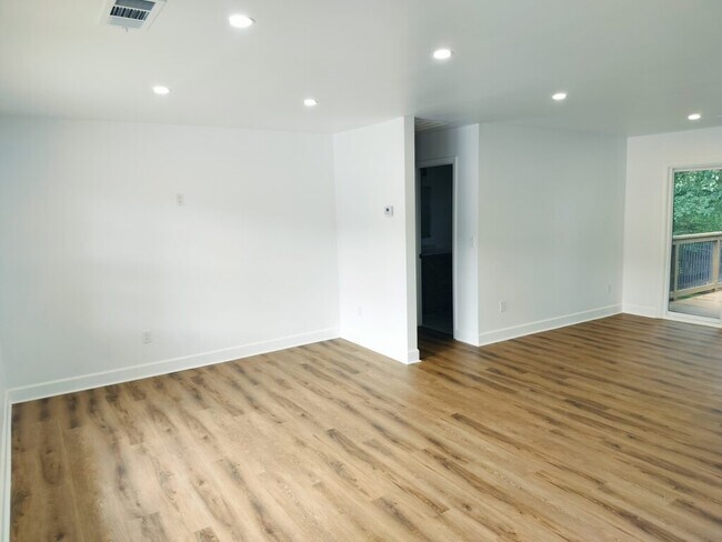 Foto del edificio - 731 N Price Rd