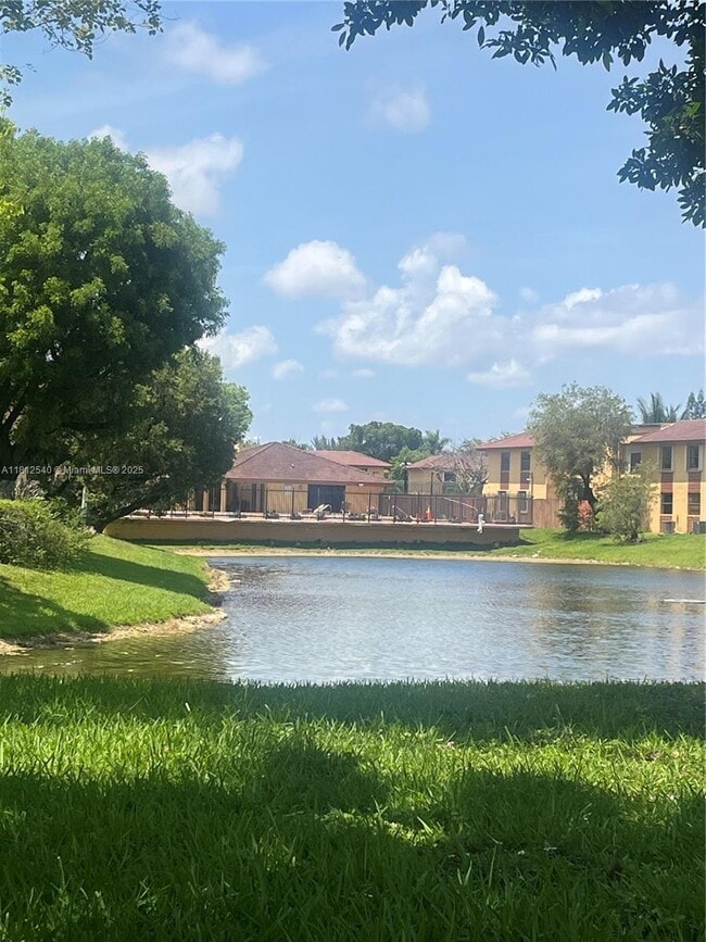 Foto del edificio - 10891 NW 7th St