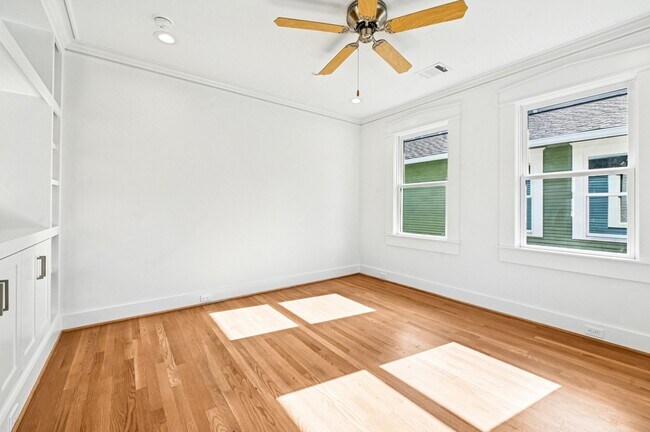 Foto del edificio - 1224 Waverly St