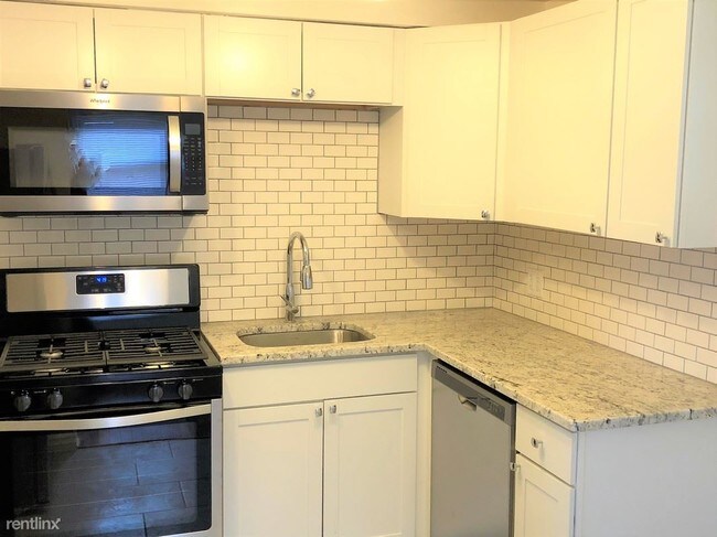 Building Photo - 2 br, 2 bath Townhome - 422 Jacobson Dr