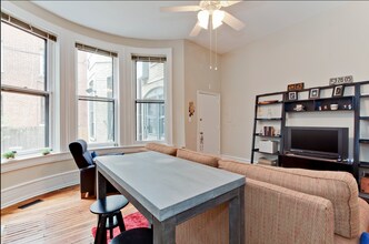 Building Photo - 408 Seward Square SE