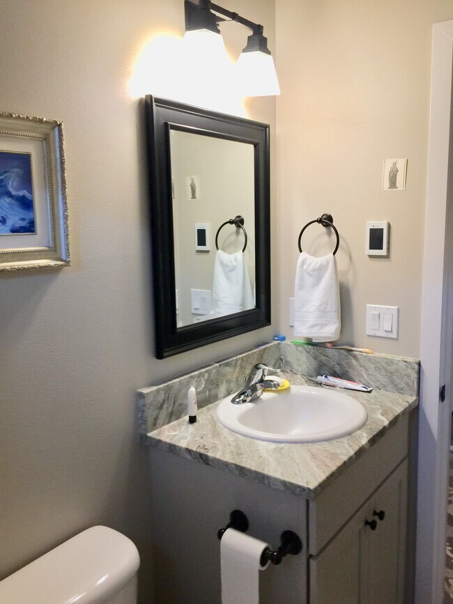 Foto del edificio - 2518 J Ave