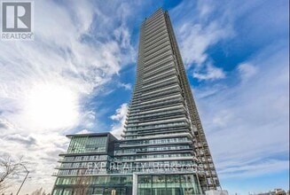 Building Photo - 448 Burnhamthorpe Rd W