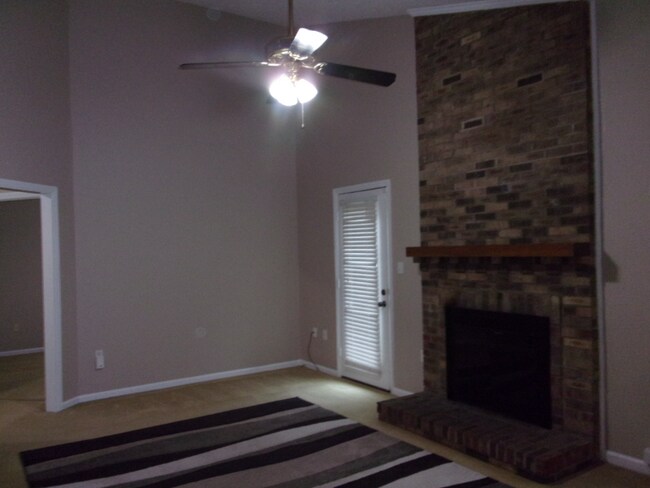 Building Photo - 6701 Trammel Ln