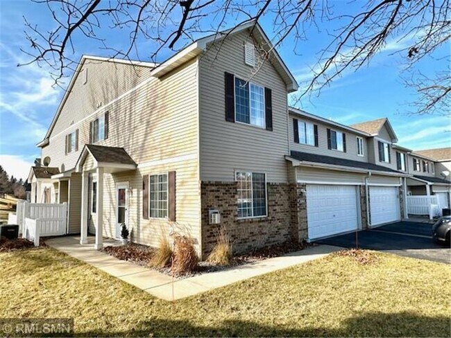 Building Photo - 1664 Brittany Dr
