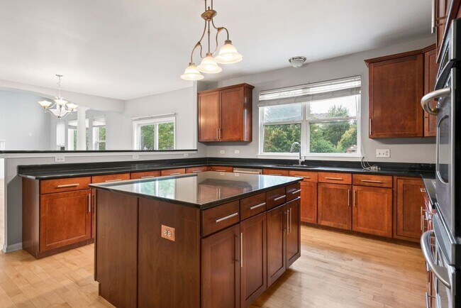 Foto del edificio - 769 Hartford Ln