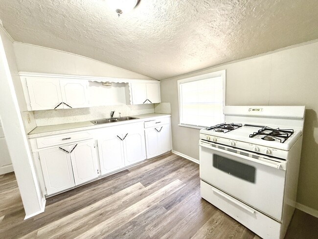 Foto del edificio - 422 D St SE