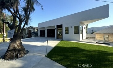 Building Photo - 2844 Fairmount Ave