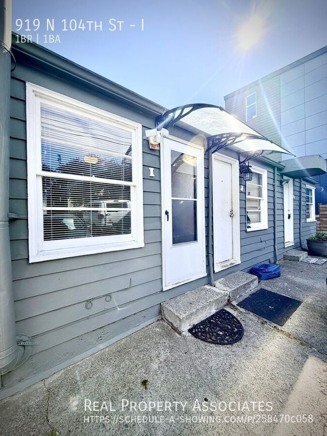 Building Photo - 919 N 104th St