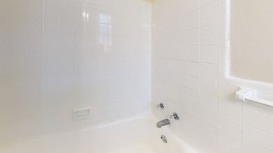 Interior Photo - Presidential Greens