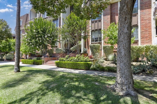 Building Photo - 11939 Gorham Ave