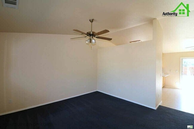 Foto del edificio - 1415 Vigil Ct