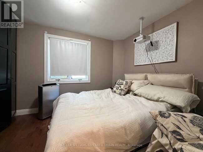 Building Photo - 429 Ossington Ave