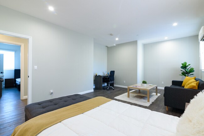 Foto del edificio - 1164 W 24th St