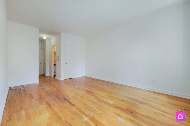 Building Photo - 311 E 85th St