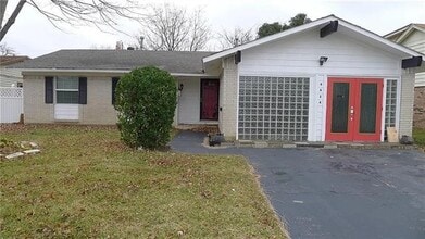 Building Photo - 4624 Bethany Dr