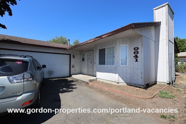 Foto del edificio - SE Schiller St - ranch style 3 bedroom home