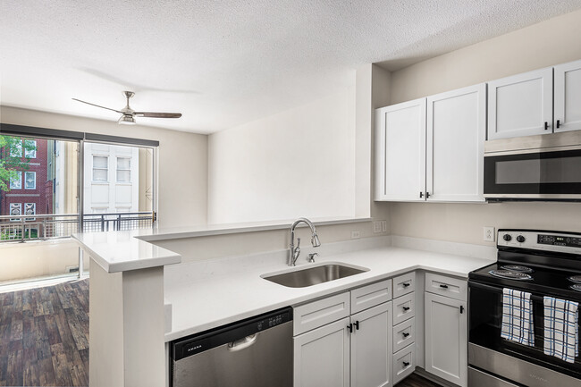 Fully Renovated Kitchen / Open Floor Plan Living Room Space - 1315 East Blvd