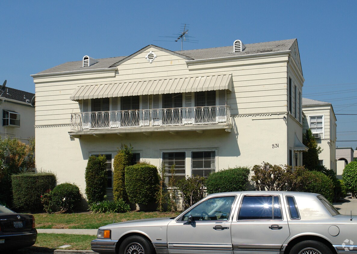 Primary Photo - 831 N Alfred St