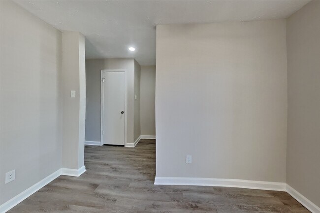 Foto del edificio - 2314 Pebbledowne Cir