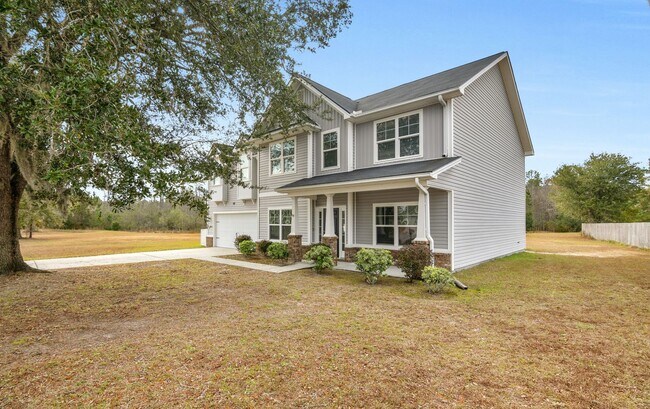 Foto del edificio - 5 Bedroom, 4 Bath Home Located Minutes Fro...