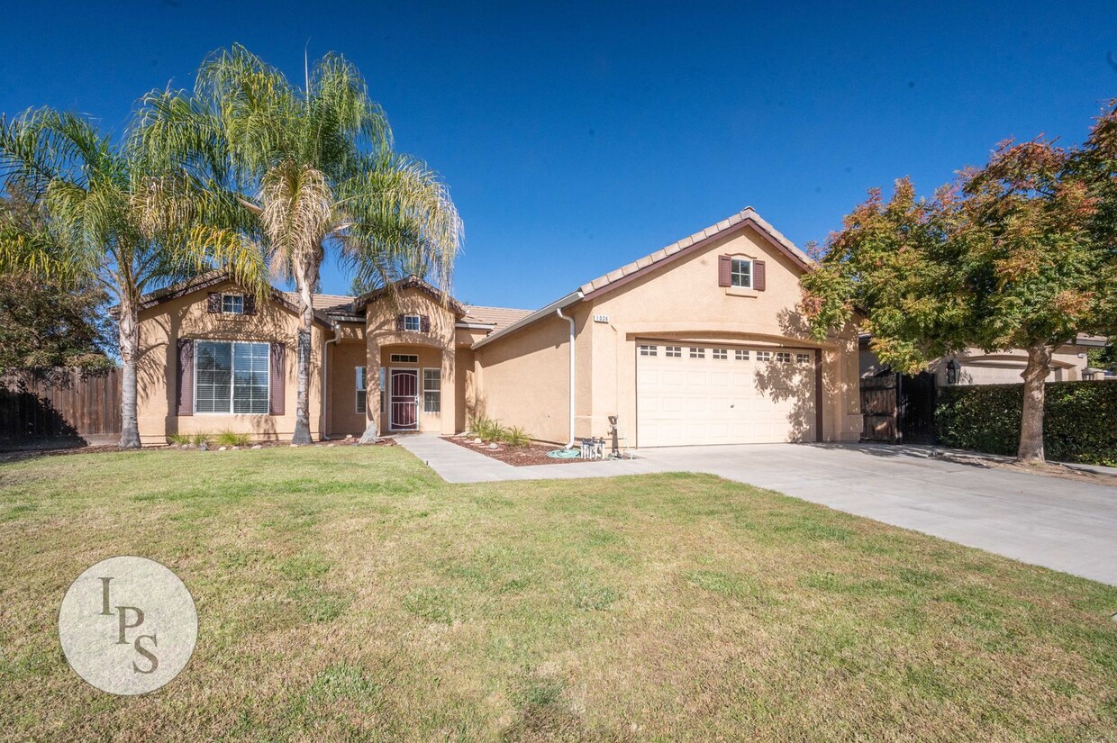 Foto principal - NorthWest Fresno Home, 3BR/2BA, Built 2005...