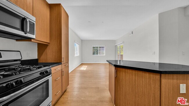 Foto del edificio - 1408 W Washington Blvd