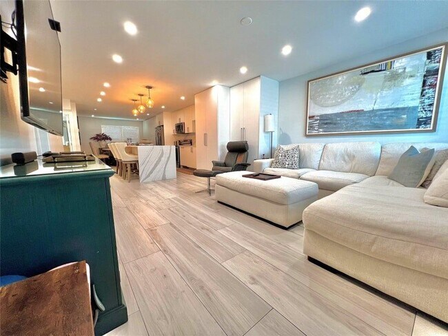 Foto del edificio - 2115 NE 37th Dr