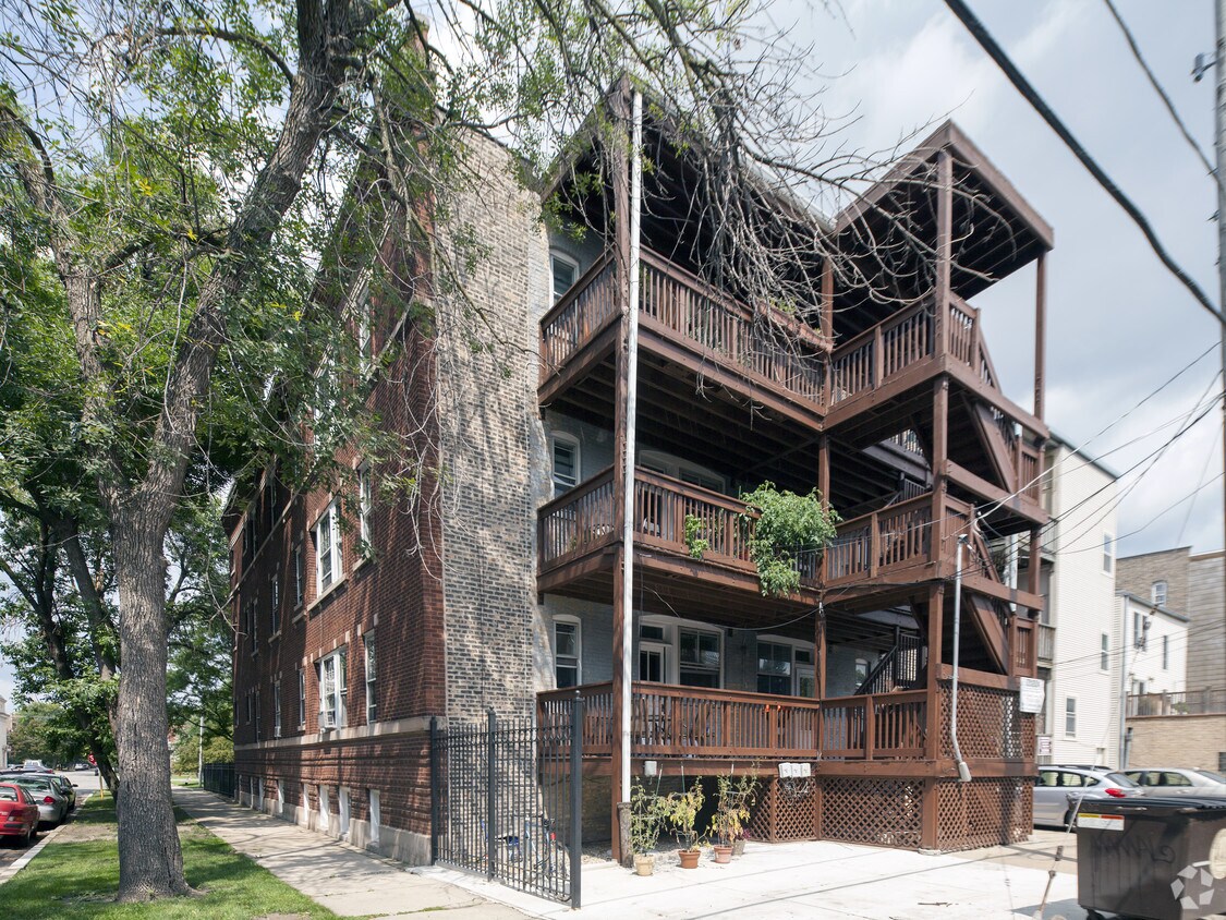 Building Photo - 2823 W Logan Blvd