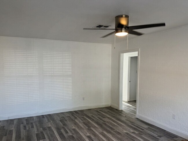 Building Photo - 4345 Cunningham Dr