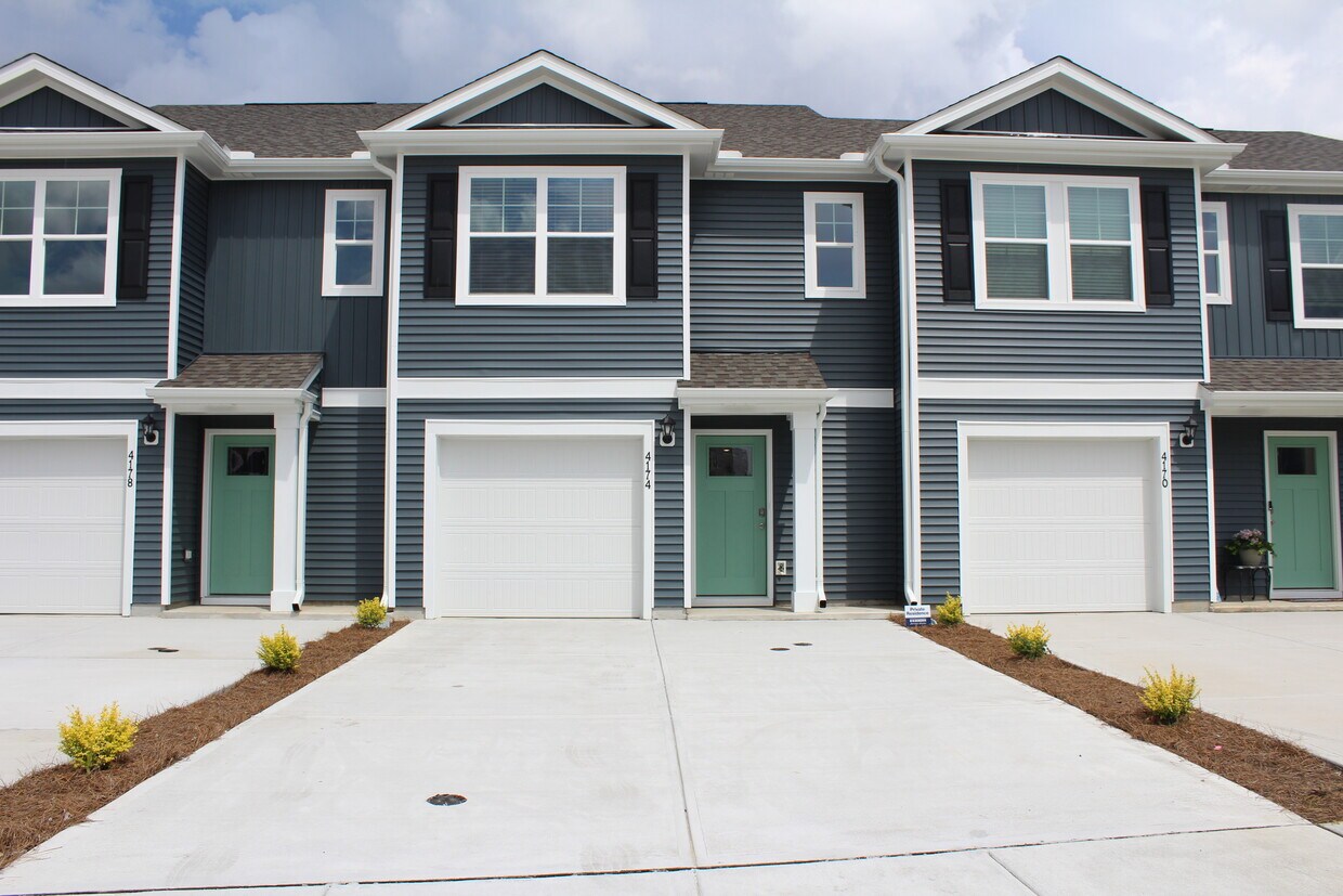Foto principal - 4174 High Glen Dr