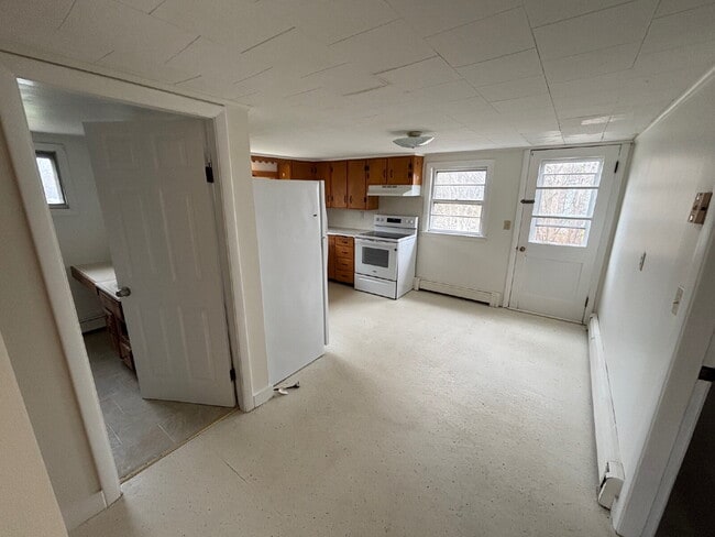 Building Photo - Freshly Updated 2BR Apartment – Heat Included | Sanford, ME