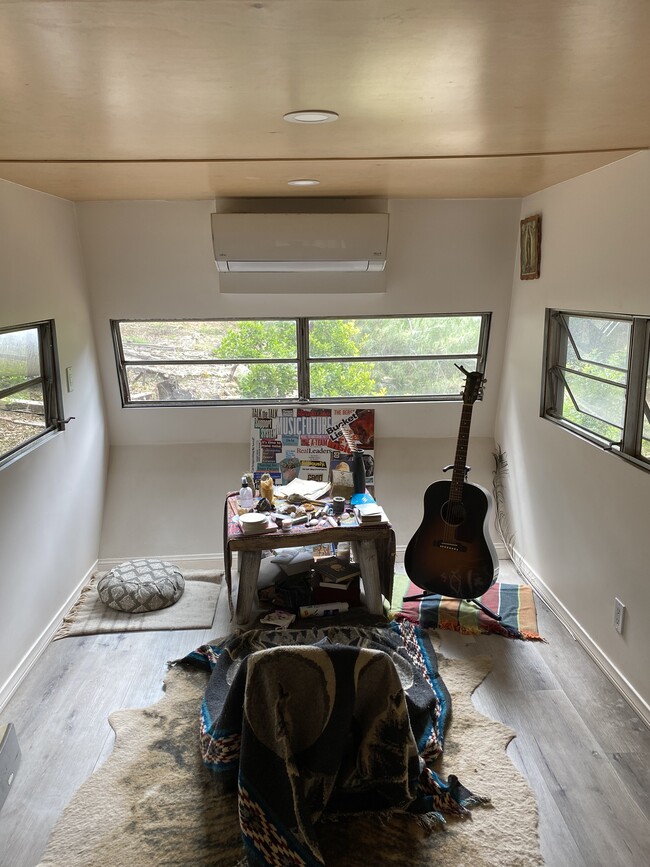 Building Photo - 20200 Paradise Ln