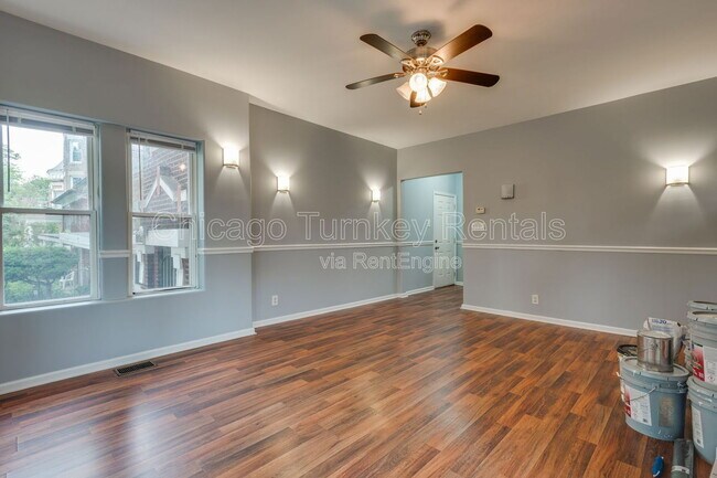 Foto del edificio - 1326 E 72nd St