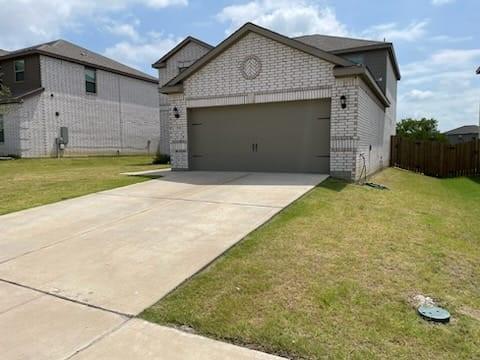 Foto principal - 311 Clear Springs St