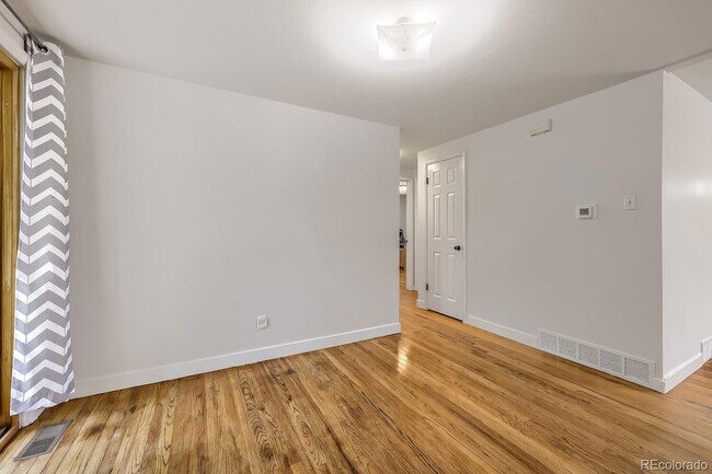 Foto del edificio - 1640 Buchtel Blvd S