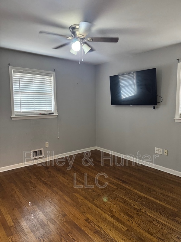 Building Photo - 440 Mead St SE