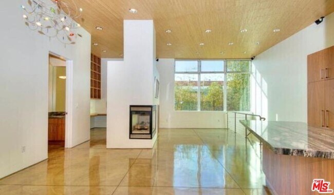 Foto del edificio - 2452 Penmar Ave
