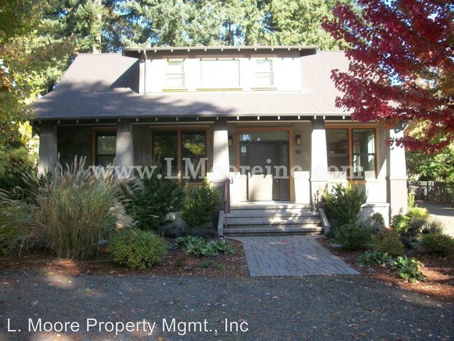 Building Photo - 741 B Ave