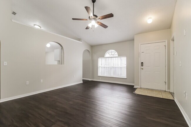 Foto del edificio - 12738 Parkbury Dr