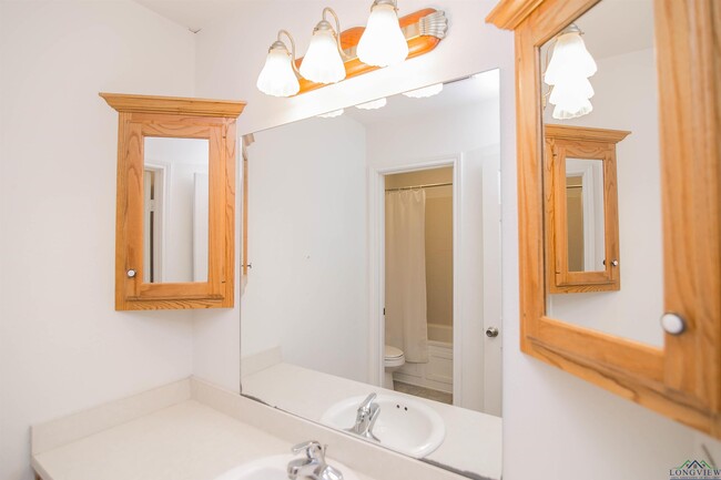 Building Photo - 580 Marauder Cir