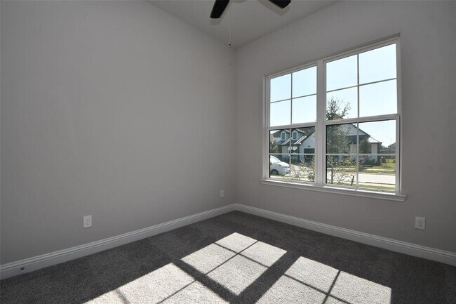 Foto del edificio - 19718 Dwight Eisenhower Dr