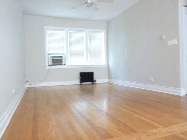 Foto del edificio - 3645 W Grace St