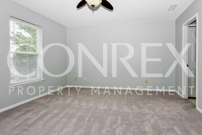 Building Photo - Magnificent 4 Bedroom Home!