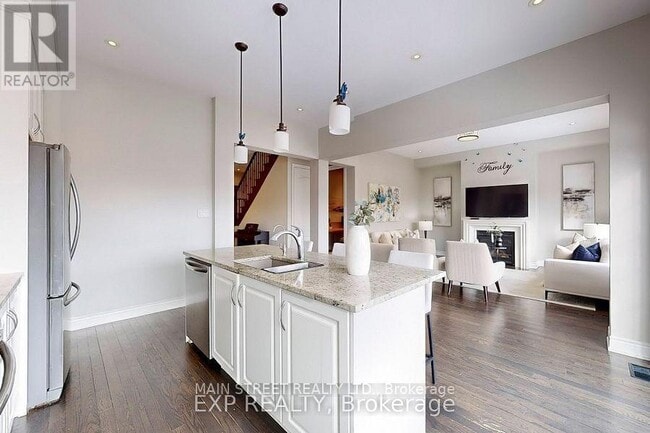 Building Photo - 50 Sharonview Cres