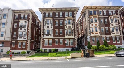Building Photo - 4706 Chestnut St