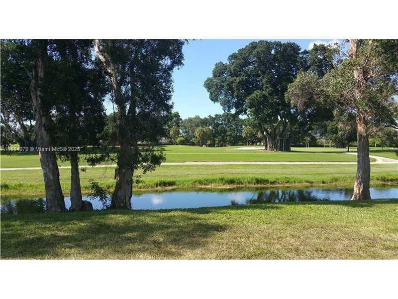 Foto principal - 10325 NW 11th St