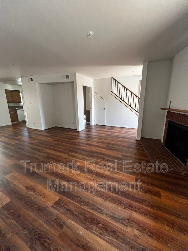 Building Photo - 543 Milford Street