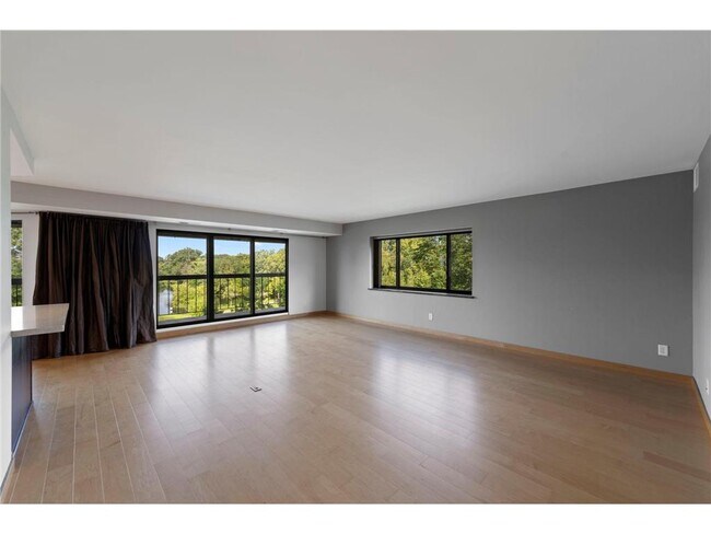Foto del edificio - 2885 Knox Ave S