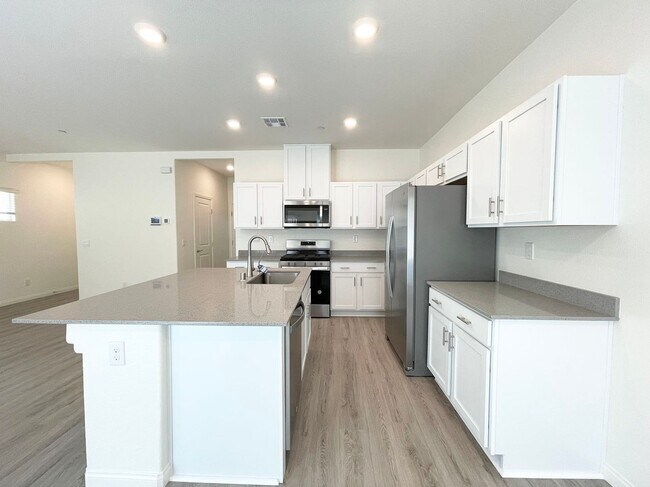 Foto del edificio - 4739 Turquoise Clfs Ave